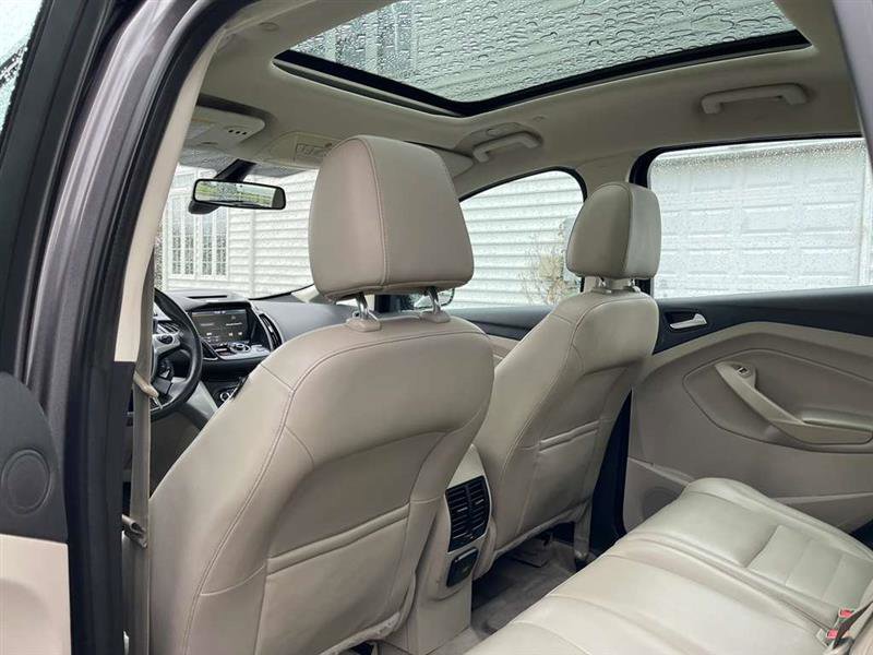 Used 2013 Ford C-MAX SEL image 21