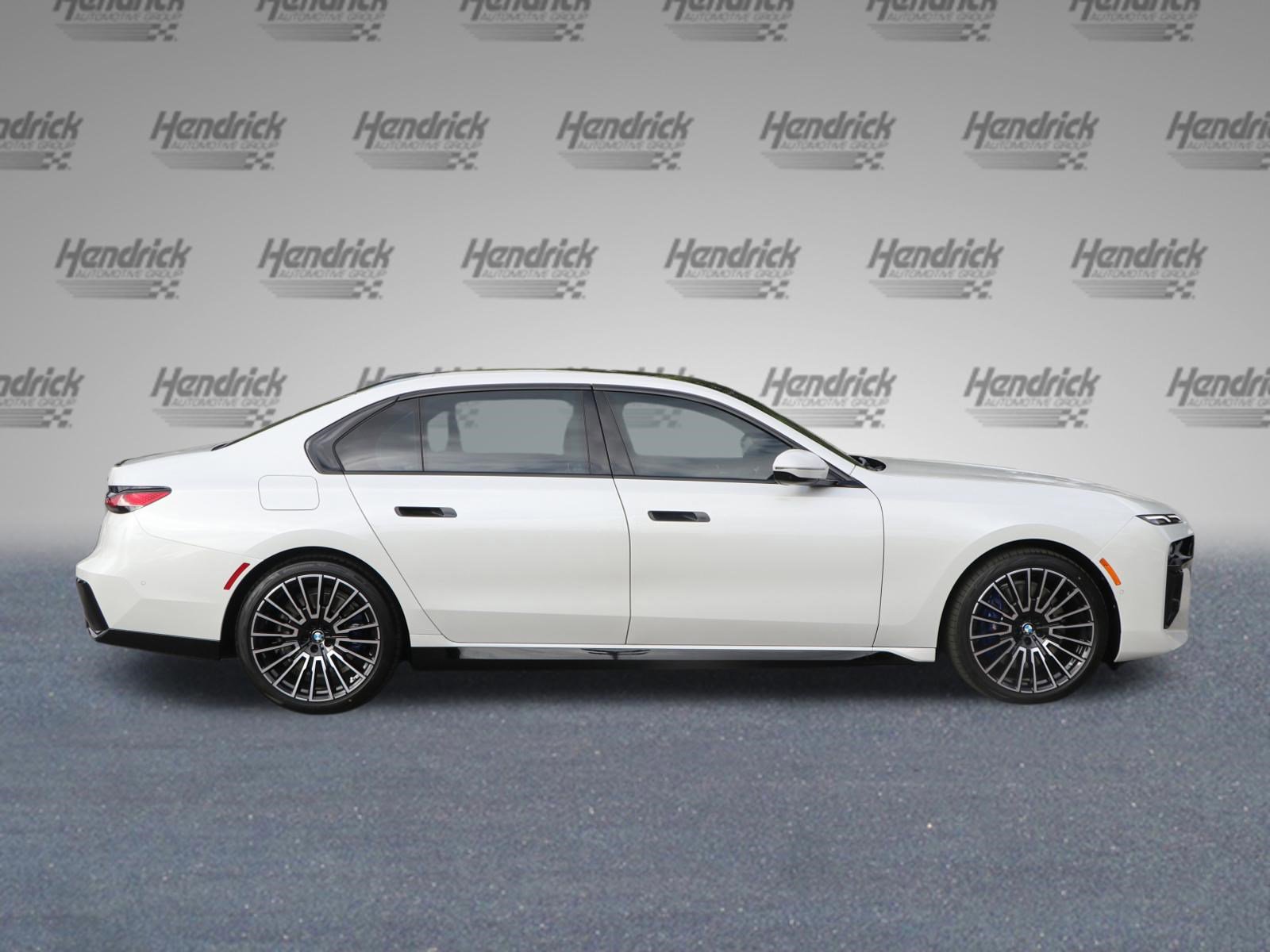 Certified 2025 BMW 740i xDrive AWD/4WD image 9