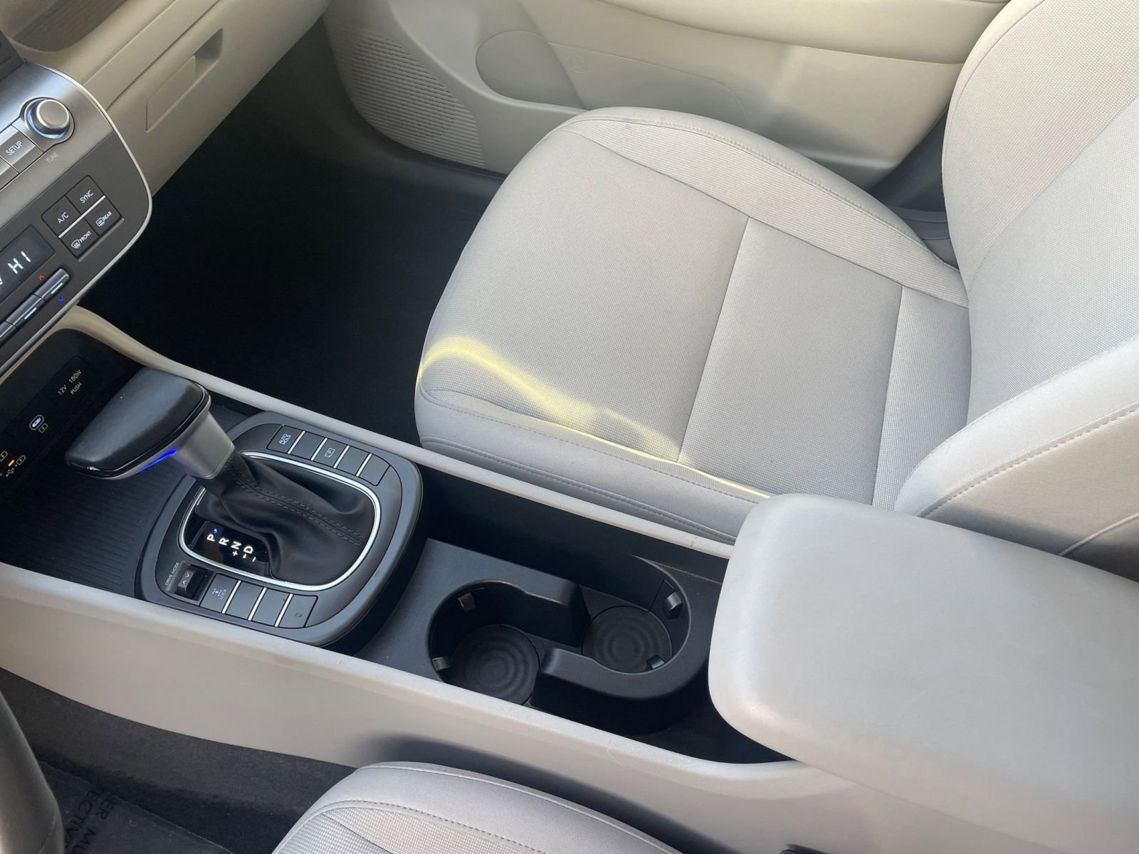 Used 2025 Hyundai Kona SEL image 35