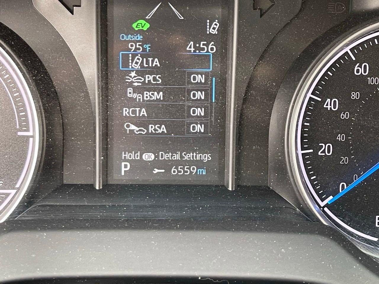 Used 2021 Toyota Venza LE w/ Carpet Mat Package (TMS) AWD/4WD image 10