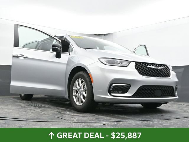 Used 2024 Chrysler Pacifica Touring-L image 70