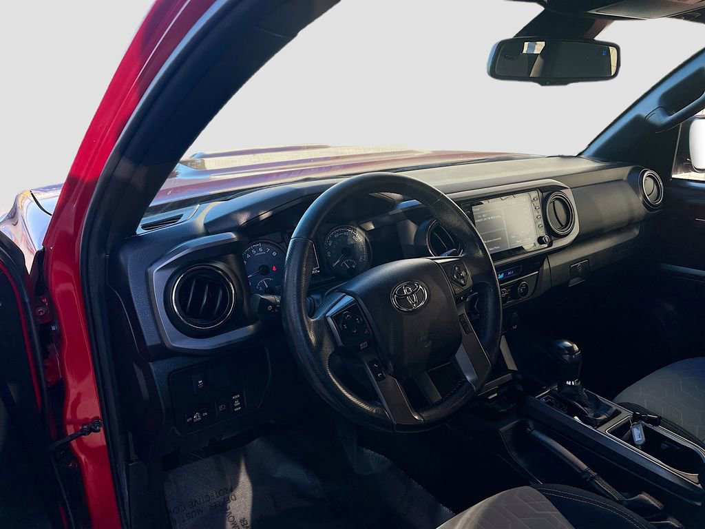 Used 2021 Toyota Tacoma TRD Sport w/ Technology Package image 9