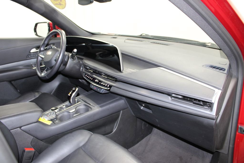 Used 2024 Cadillac XT4 Premium Luxury image 21
