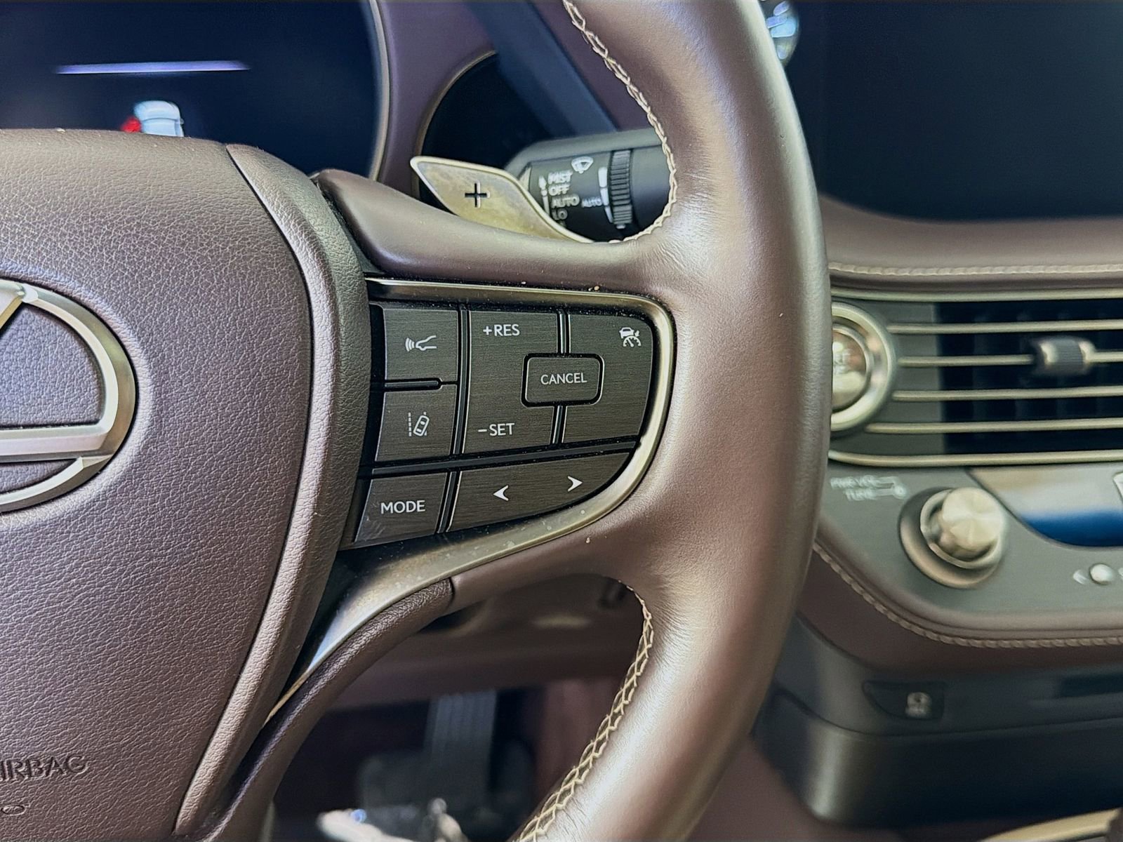 Used 2020 Lexus LS 500 RWD image 13