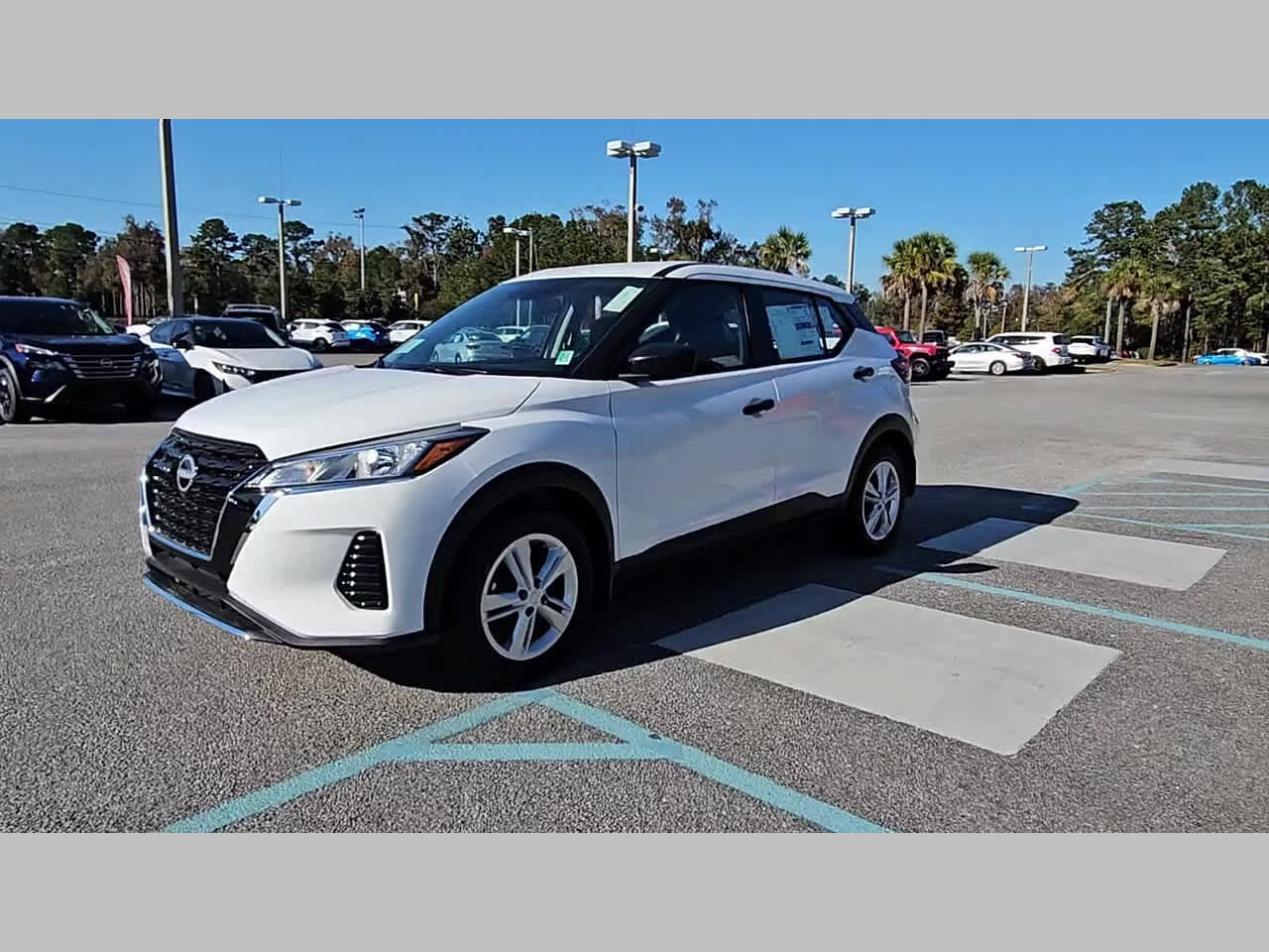 New 2025 Nissan Kicks Play S image 22