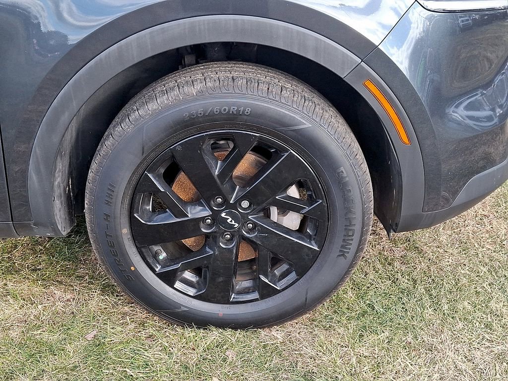 Certified 2022 Kia Sorento S w/ Panoramic Sunroof Package image 8