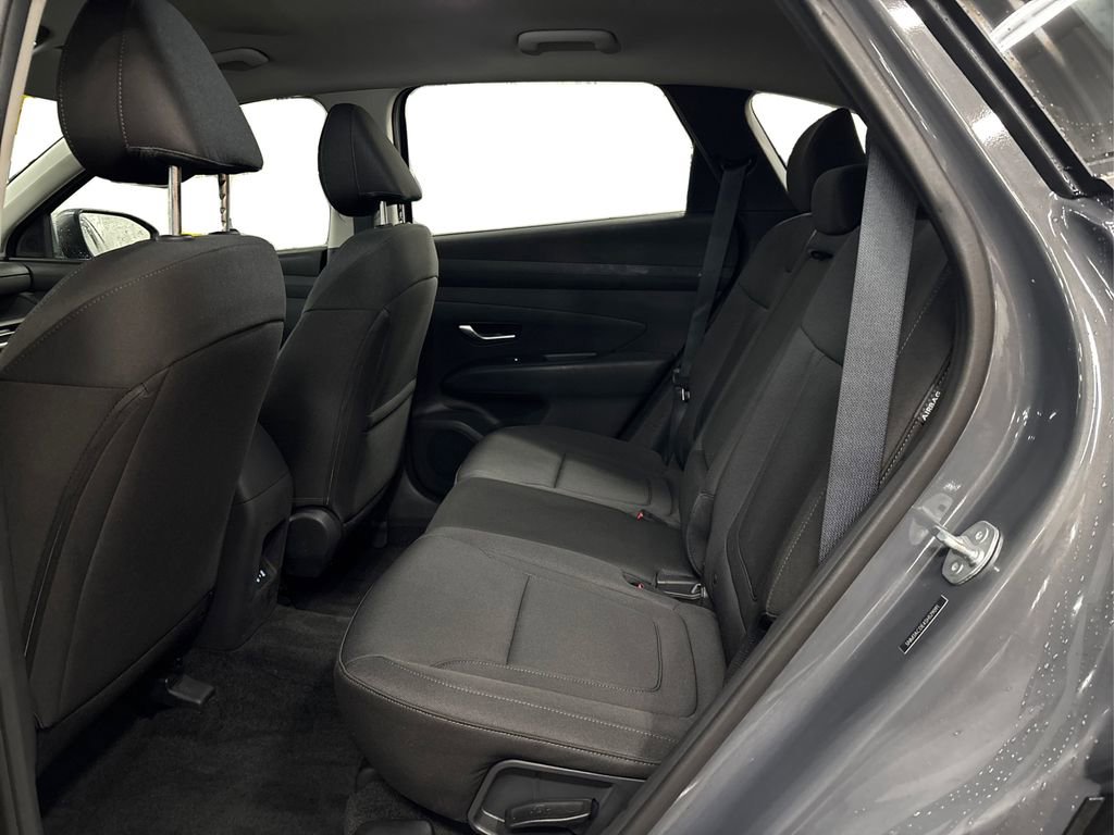 Certified 2025 Hyundai Tucson SE image 10