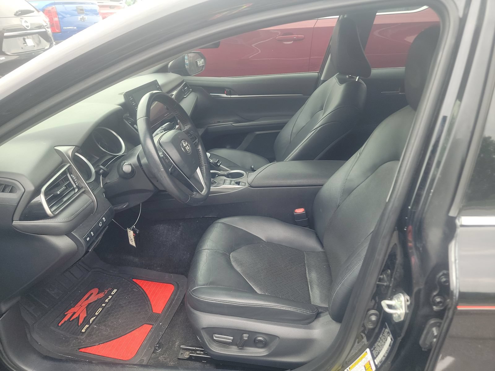 Used 2022 Toyota Camry XLE FWD image 13