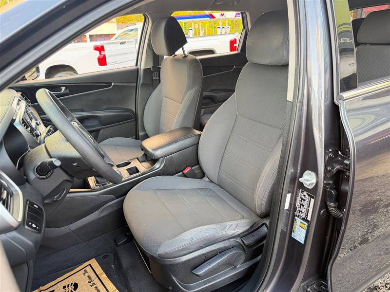 Used 2017 Kia Sorento AWD image 15