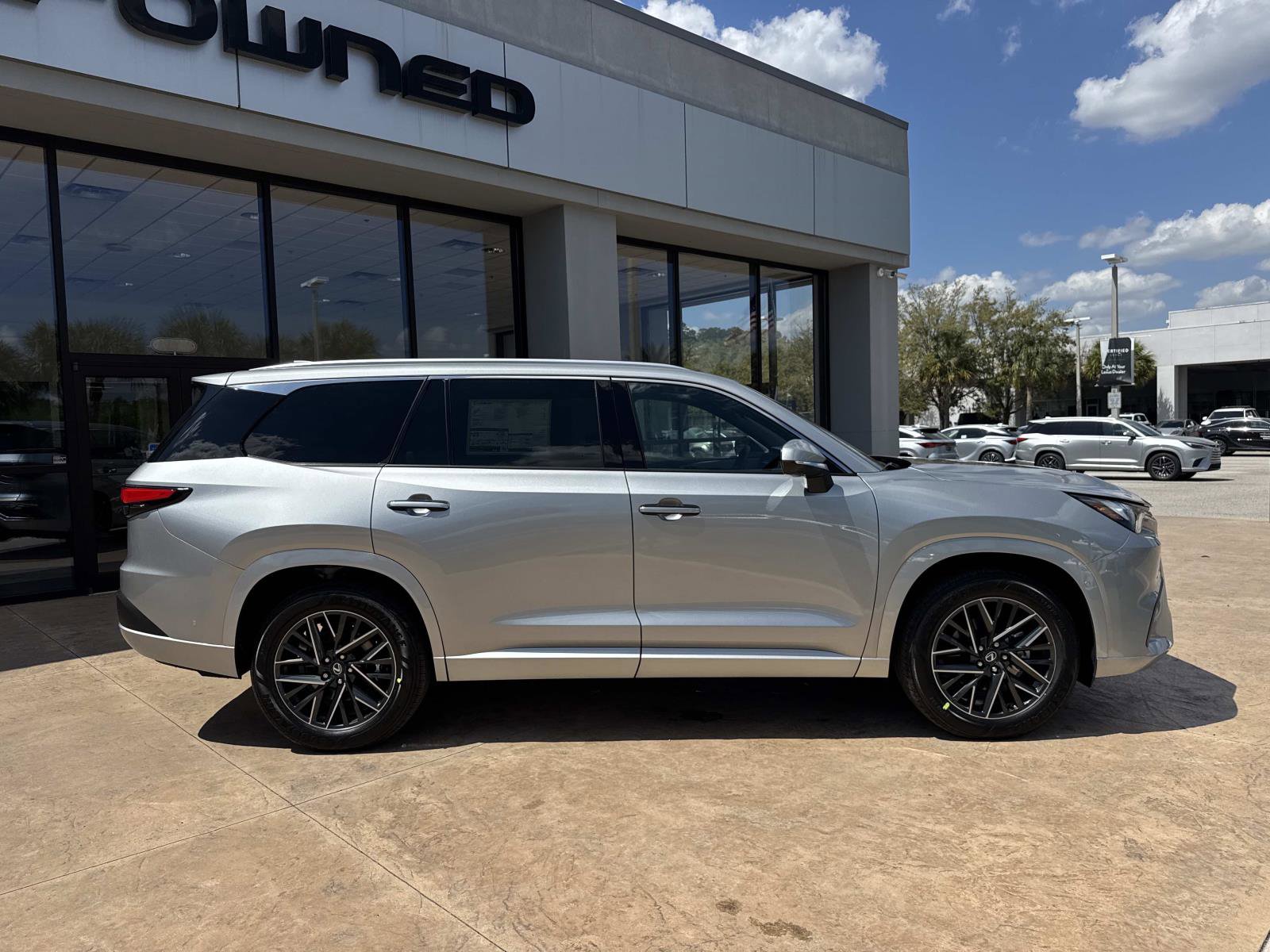 New 2026 Lexus TX 350 AWD image 2