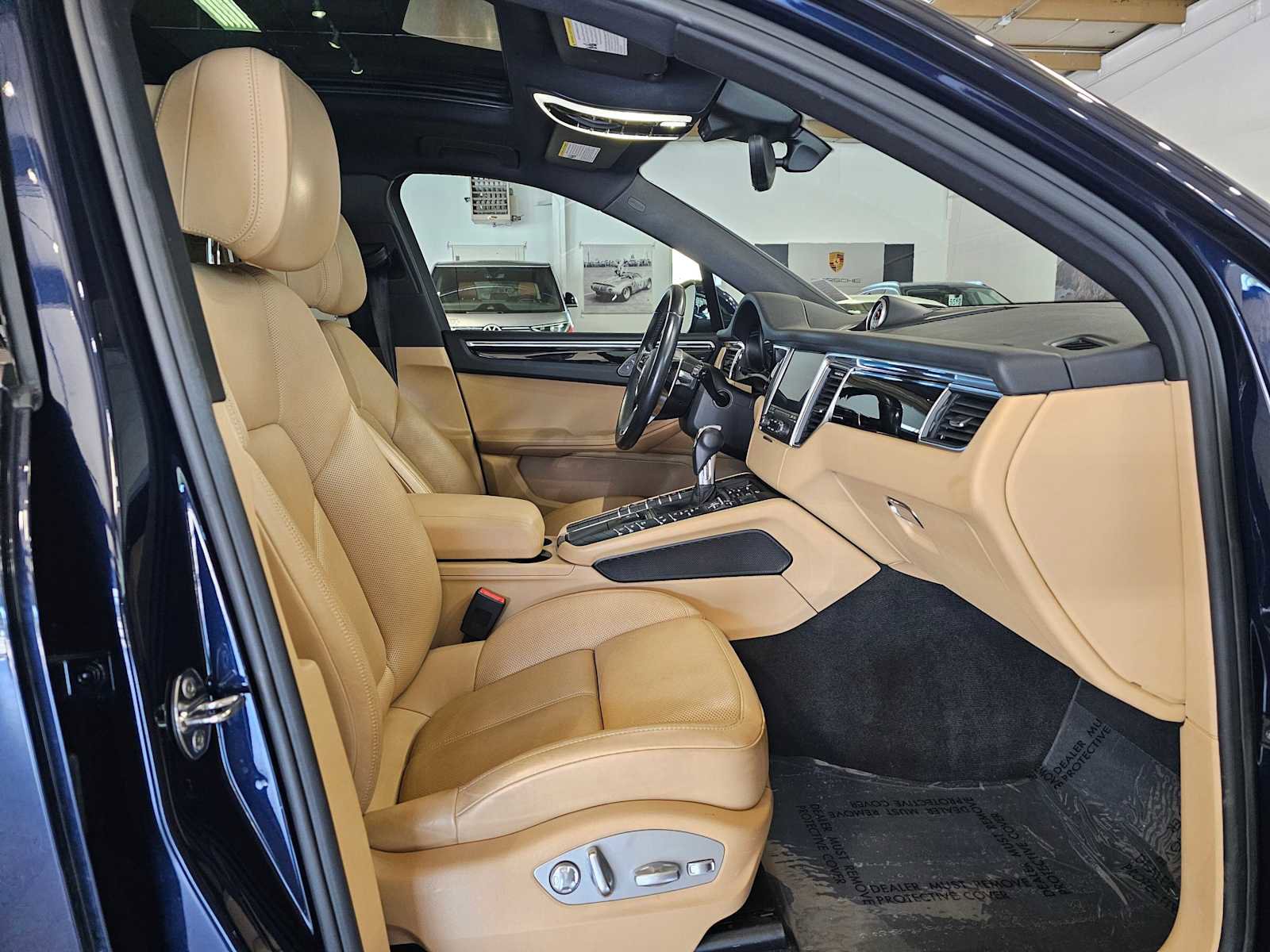 Used 2017 Porsche Macan AWD/4WD image 10