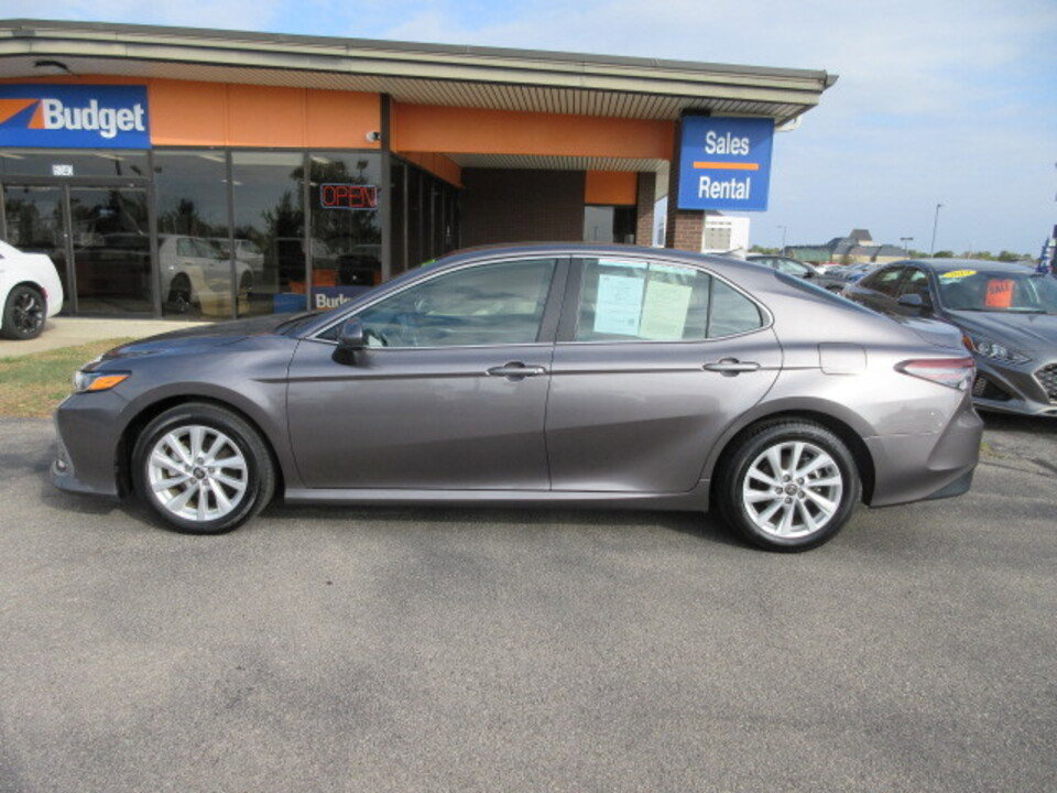 Used 2024 Toyota Camry LE image 2