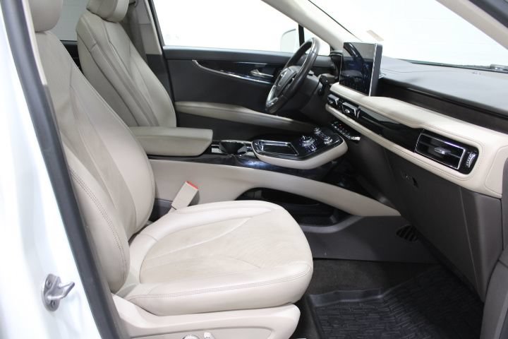 Used 2022 Lincoln Nautilus Reserve AWD/4WD image 27