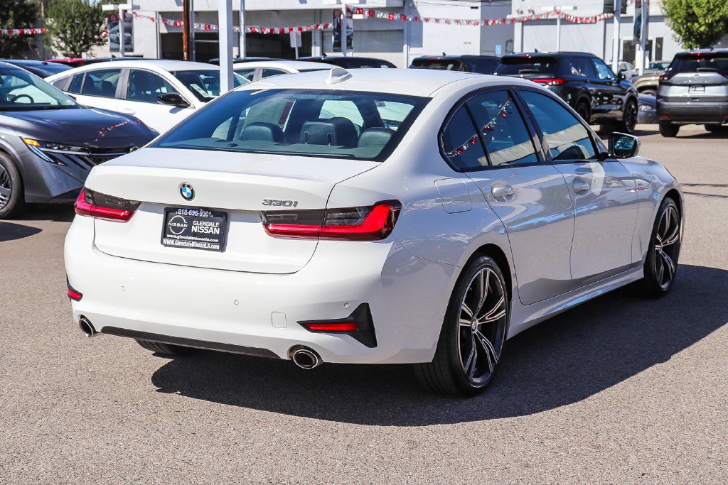 Used 2022 BMW 330i Sedan w/ Driving Assistance Package RWD image 8