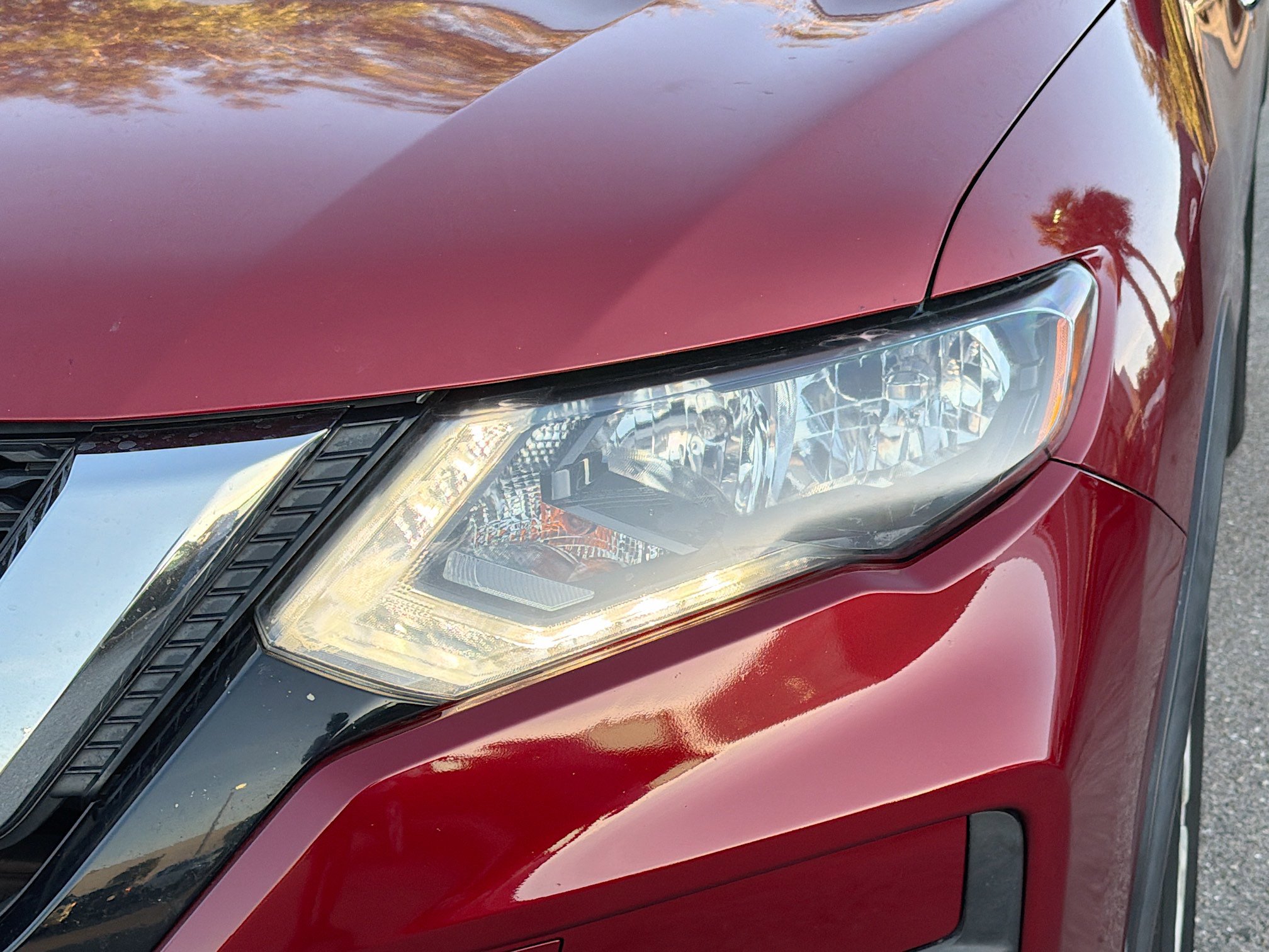 Used 2018 Nissan Rogue SV w/ Sun & Sound Touring Package image 9