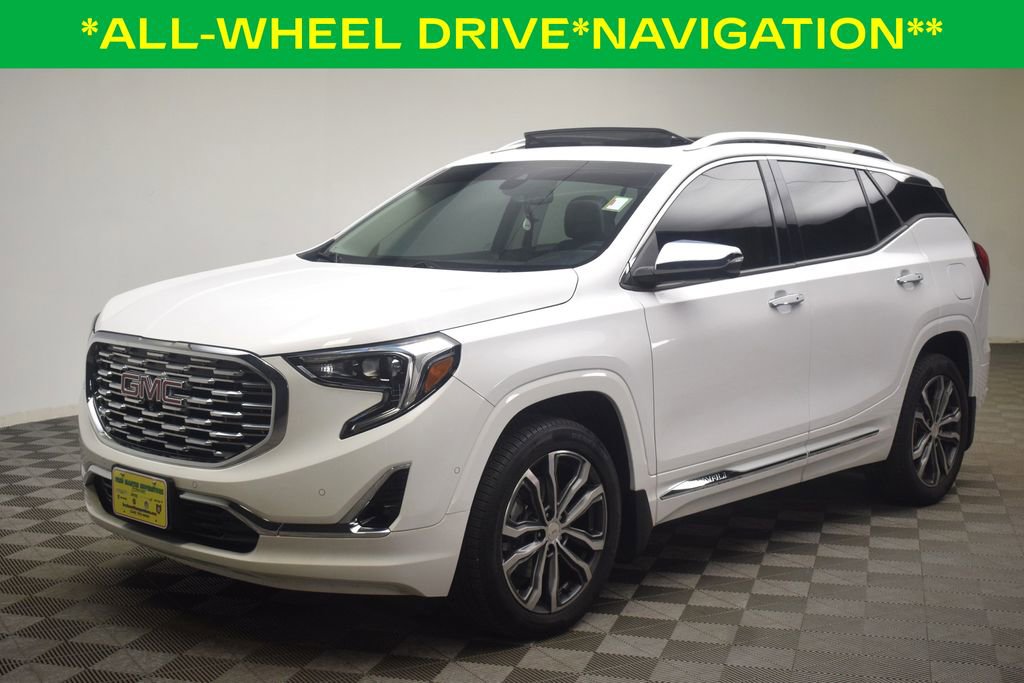 Used 2020 GMC Terrain Denali w/ Denali Premium Package AWD/4WD image 3