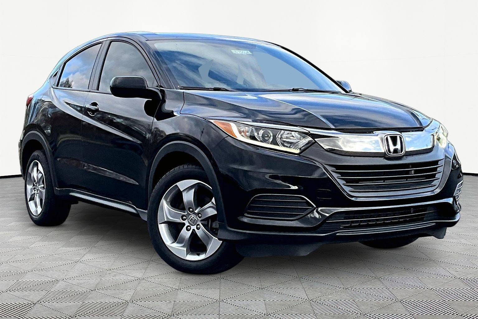 Used 2021 Honda HR-V LX image 3