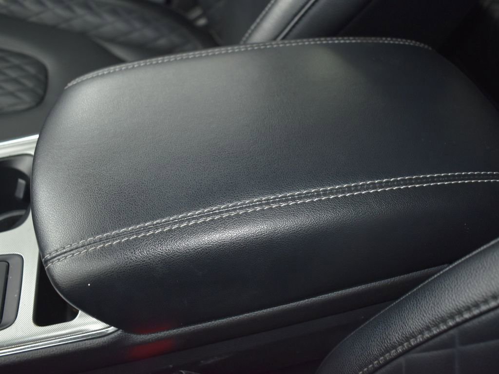 Used 2024 Ford Edge Titanium image 19