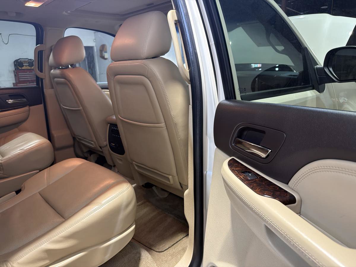 Used 2014 GMC Yukon Denali RWD image 27