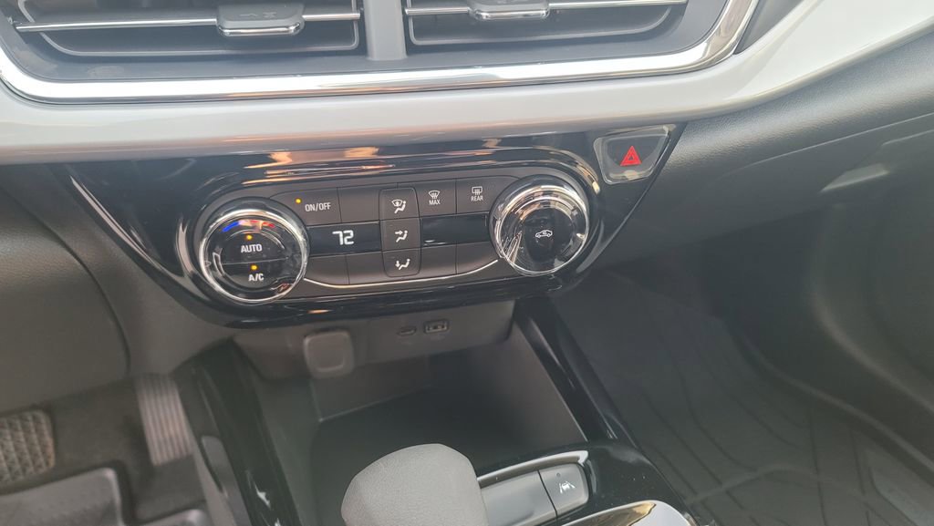 New 2026 Chevrolet Trax LT image 22