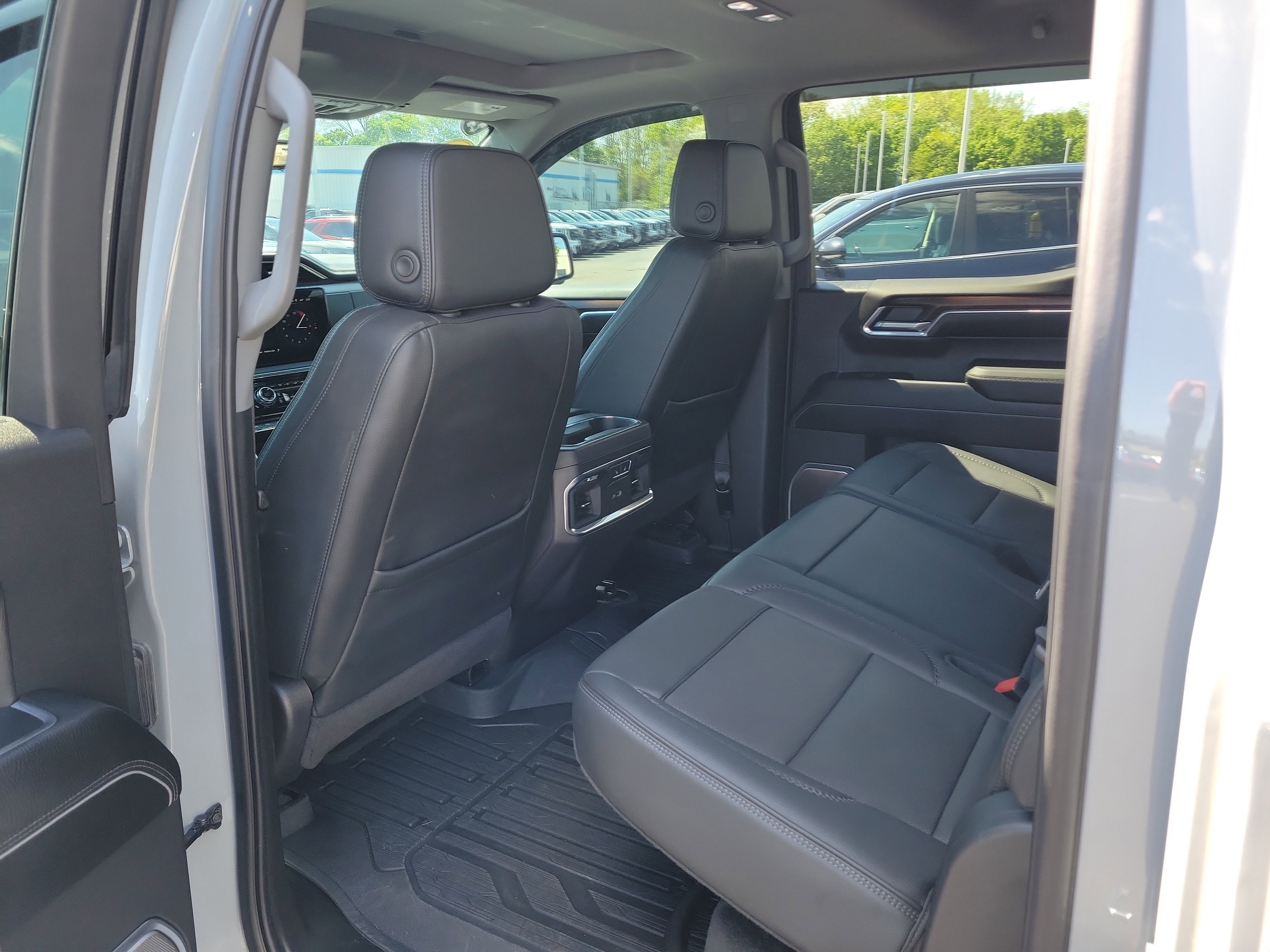 Used 2024 GMC Sierra 1500 Denali w/ Denali Reserve Package AWD/4WD image 13