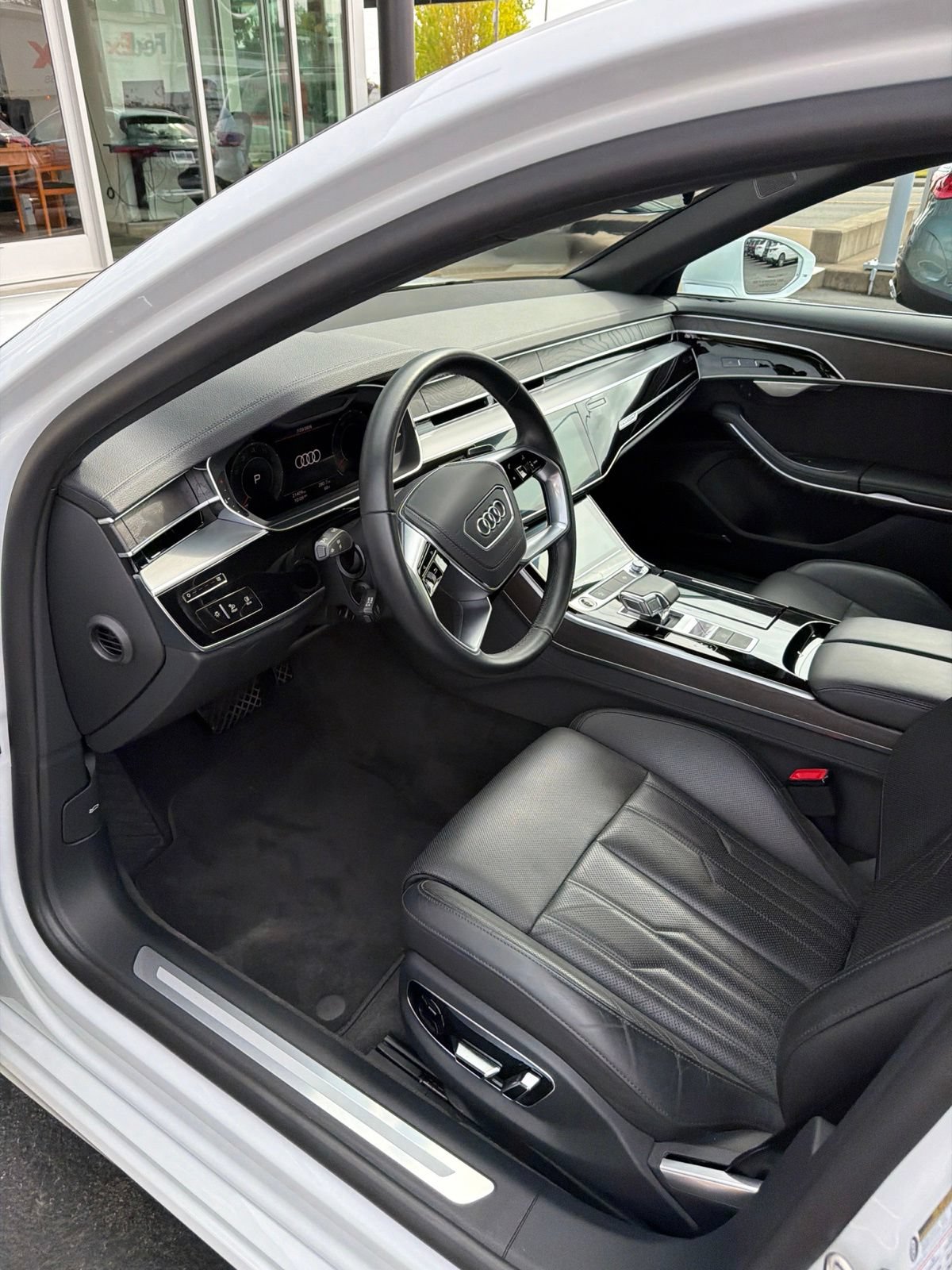 Used 2021 Audi A8 L 4.0T AWD/4WD image 9