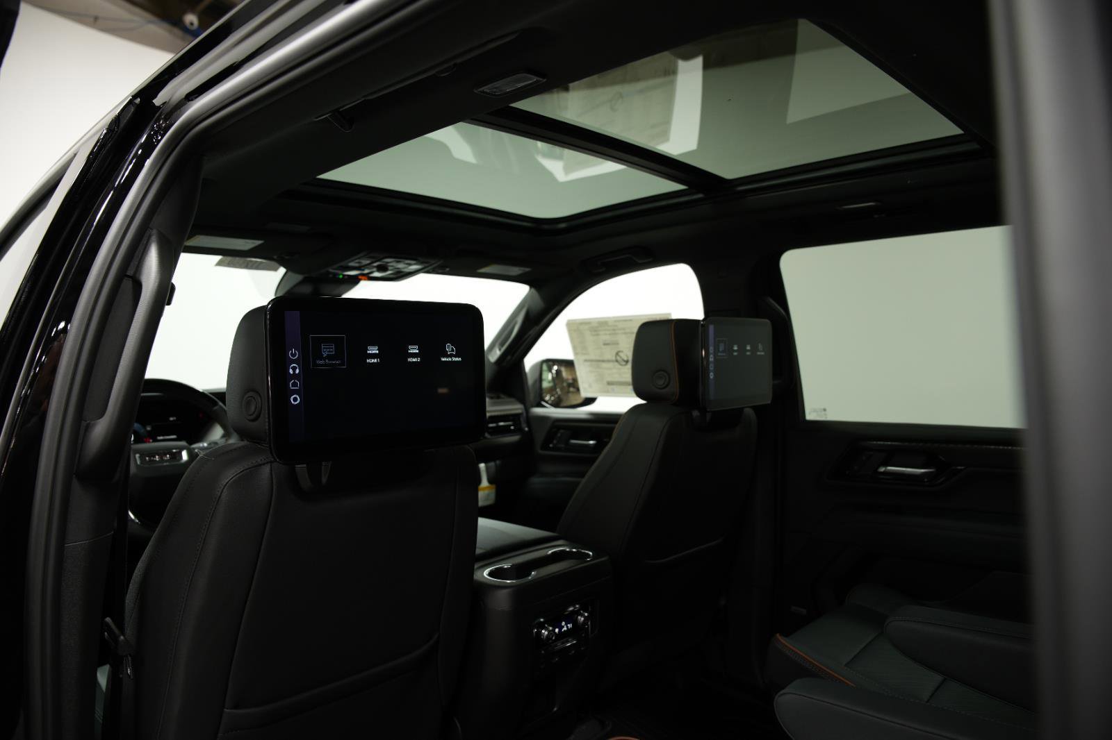 New 2026 GMC Yukon XL AT4 w/ AT4 Premium Plus Package AWD/4WD image 27