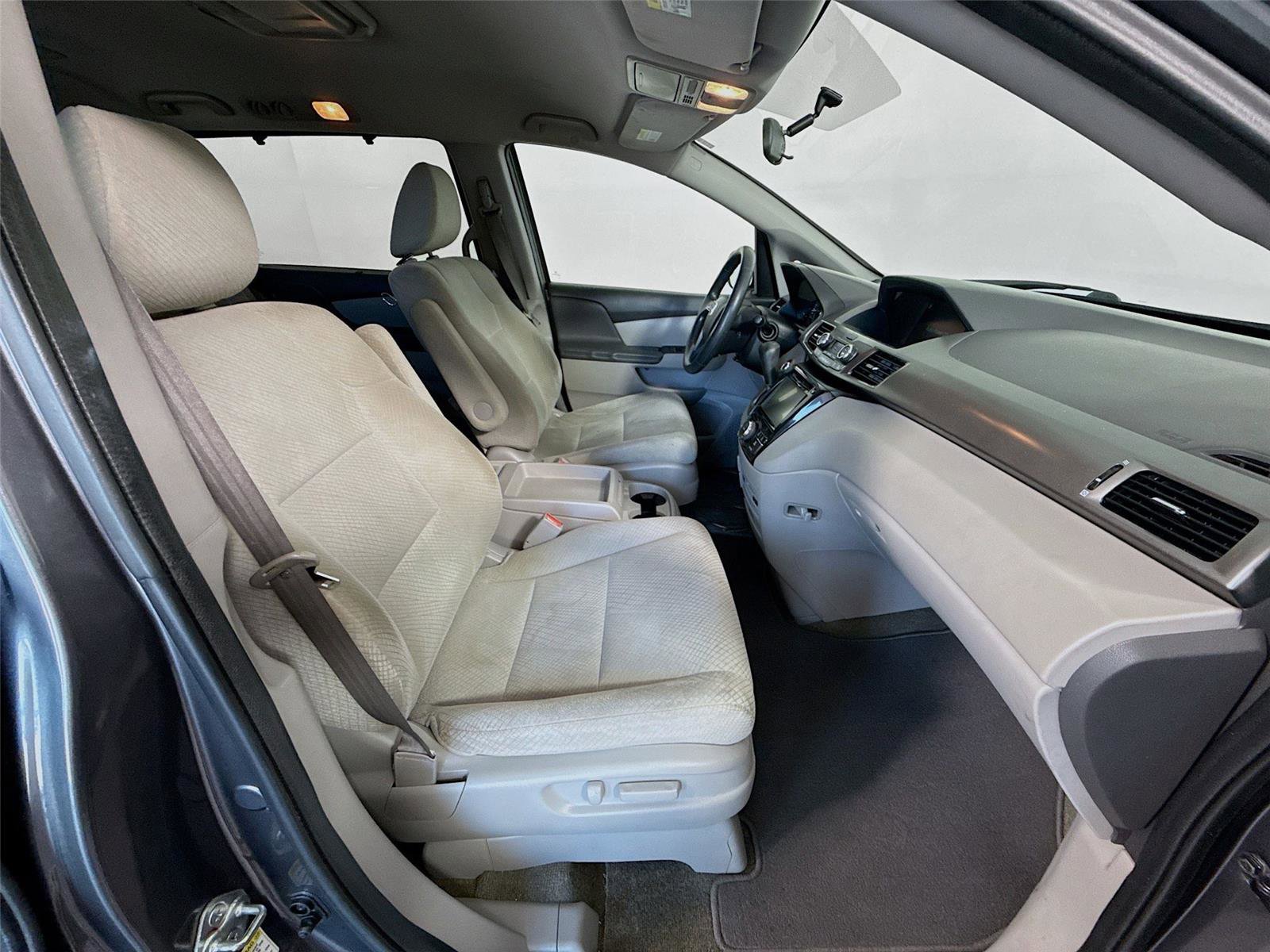 Used 2016 Honda Odyssey SE image 9