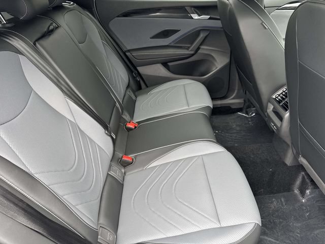 New 2026 Volkswagen Tiguan SE R-Line FWD image 25