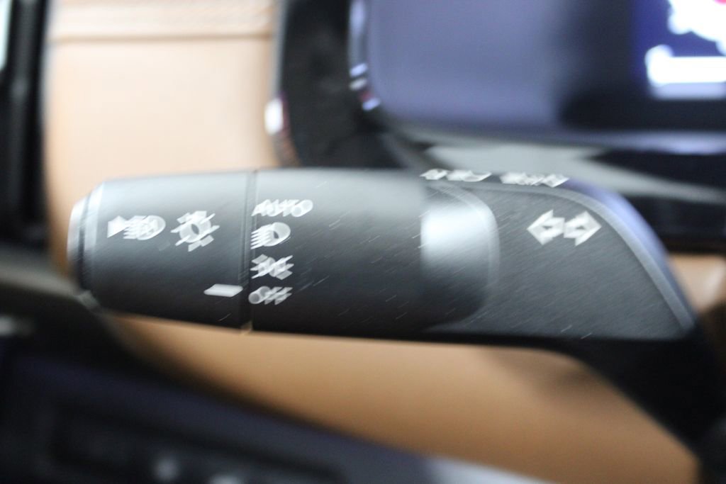Used 2024 Nissan Pathfinder Platinum w/ Cargo Package image 43