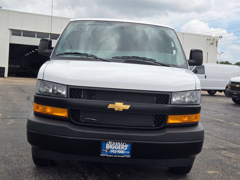 New 2026 Chevrolet Express 2500 w/ Driver Convenience Package RWD image 2