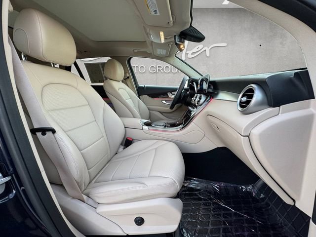 Used 2021 Mercedes-Benz GLC 300 image 24