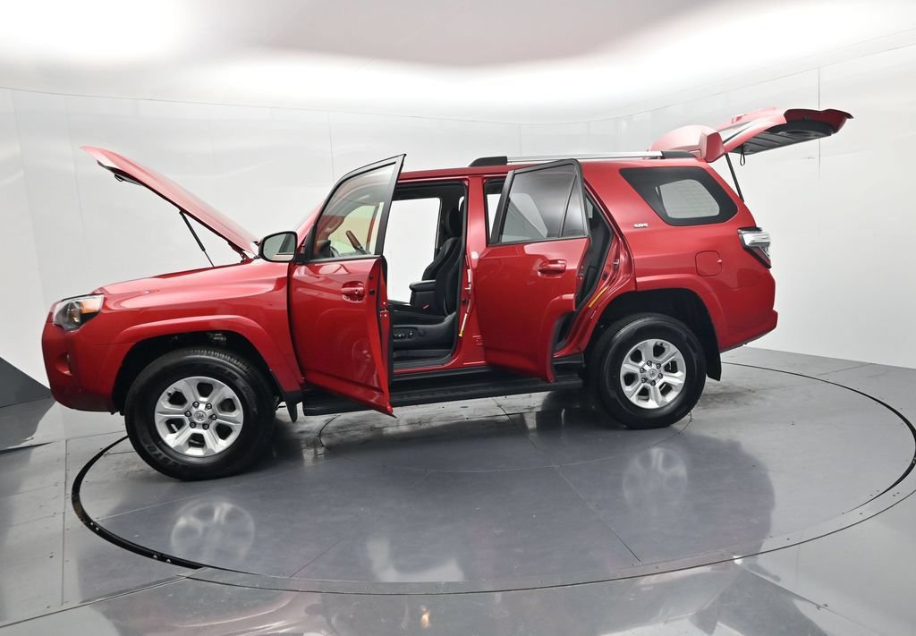 Used 2024 Toyota 4Runner SR5 AWD/4WD image 65
