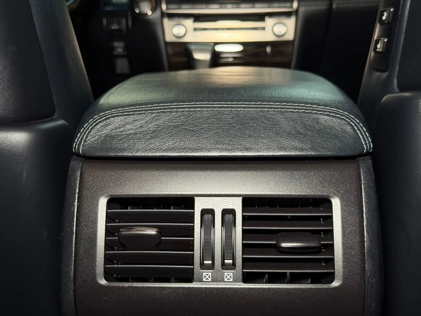 Used 2013 Lexus LS 460 w/ Comfort Pkg image 22