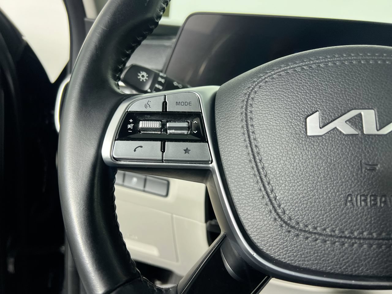 Used 2024 Kia Telluride S w/ S Sunroof Package FWD image 16