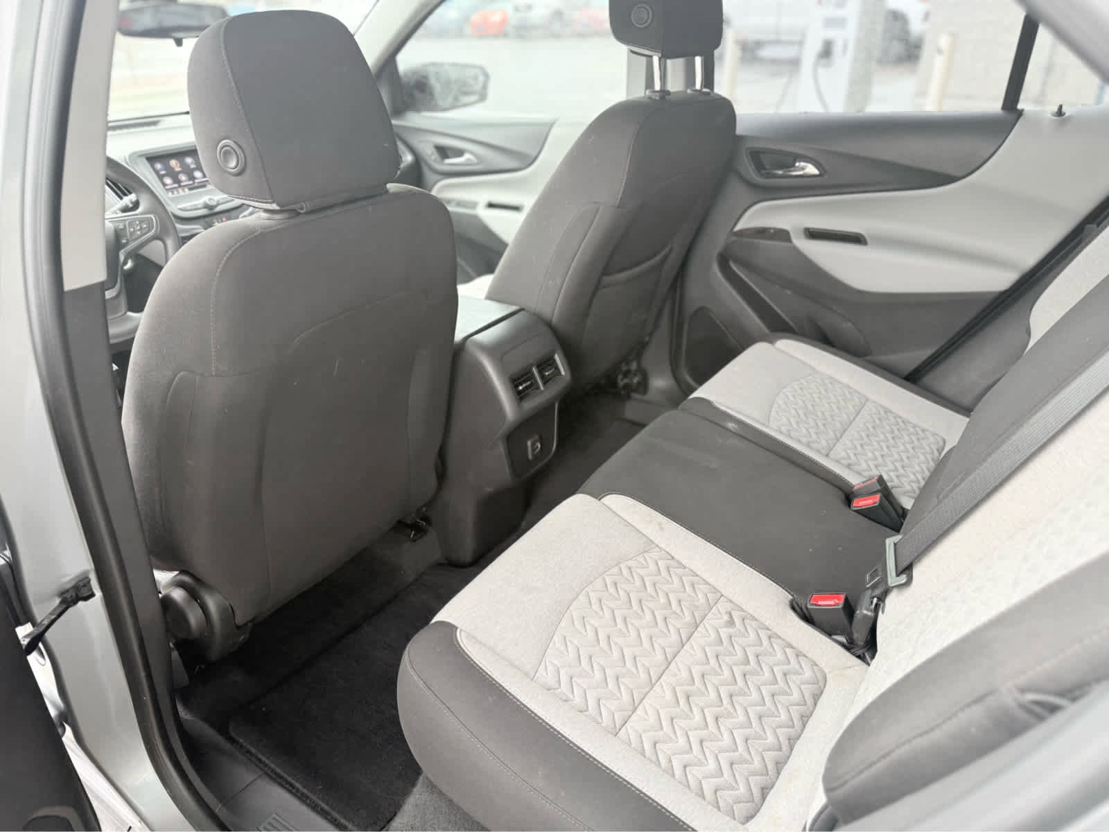 Used 2023 Chevrolet Equinox LS w/ Sport Edition FWD image 31