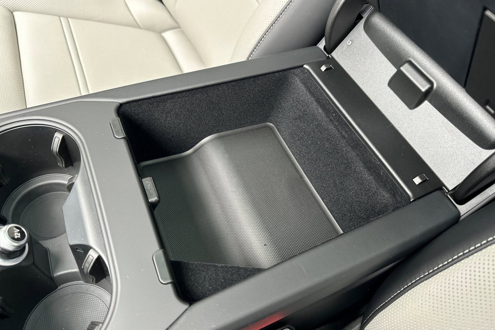 New 2026 Porsche Cayenne Coupe image 27