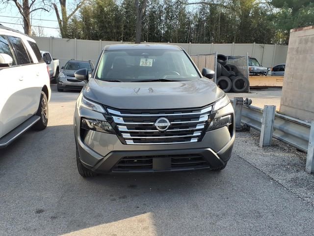 Used 2024 Nissan Rogue S image 2