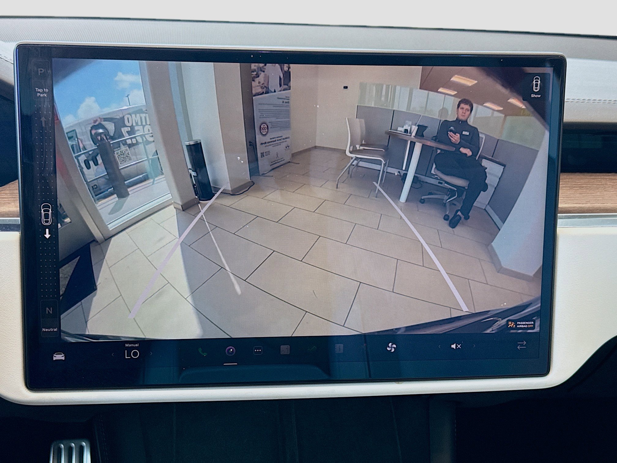 Used 2022 Tesla Model S Plaid image 12