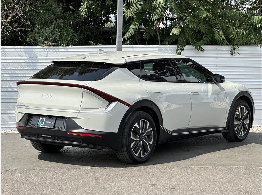 Used 2024 Kia EV6 Light AWD/4WD image 10
