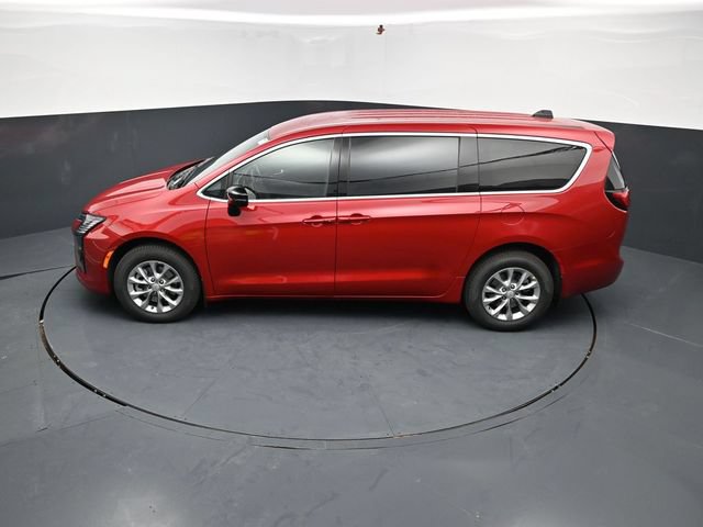 New 2027 Chrysler Pacifica Select AWD/4WD image 44