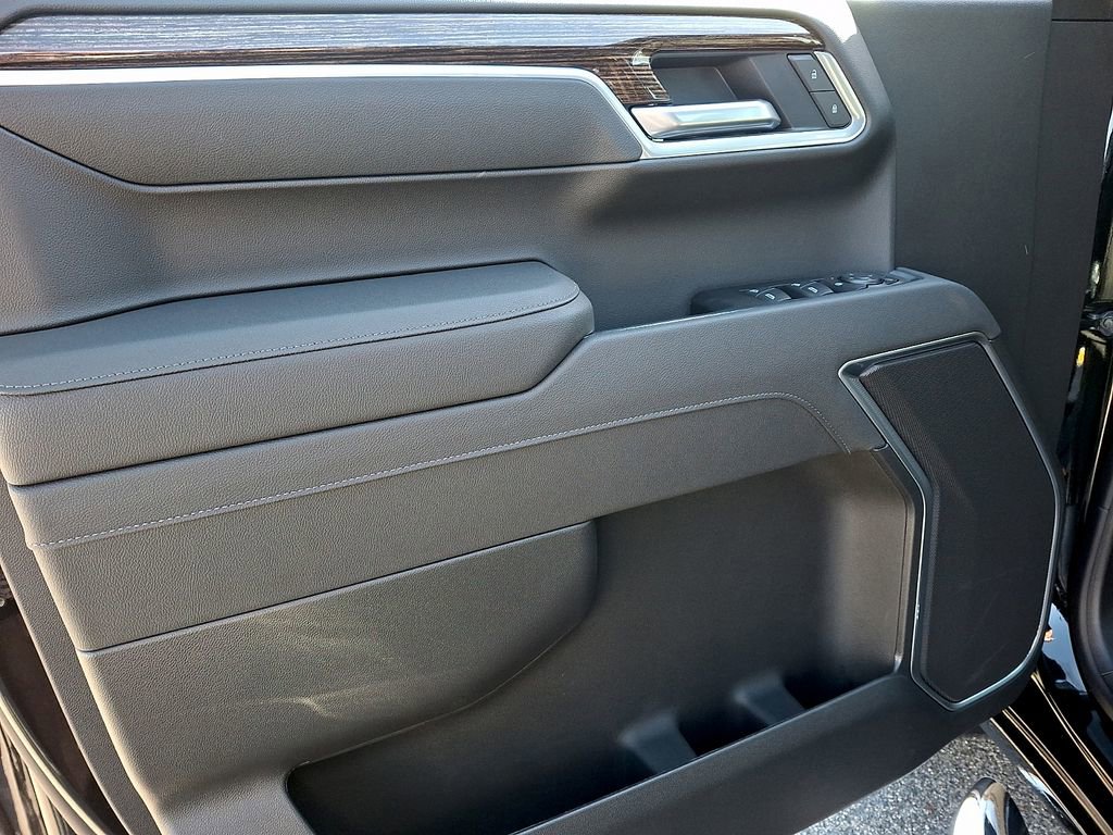 New 2026 GMC Sierra 1500 SLE image 8