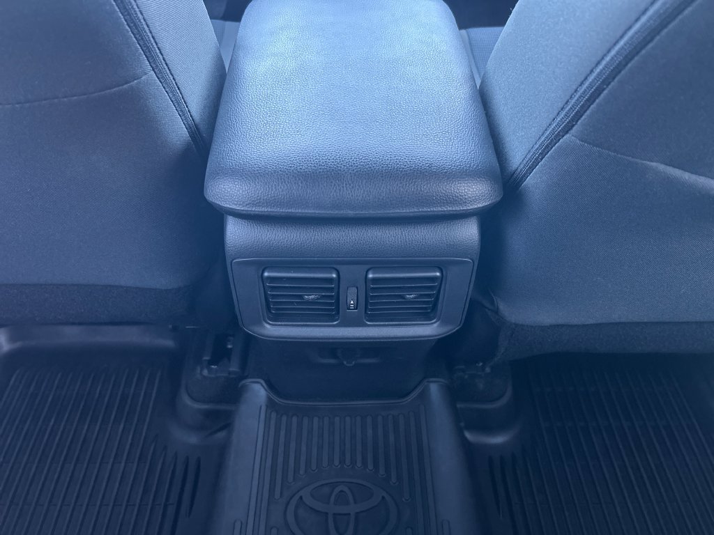 Used 2023 Toyota RAV4 LE AWD/4WD image 27