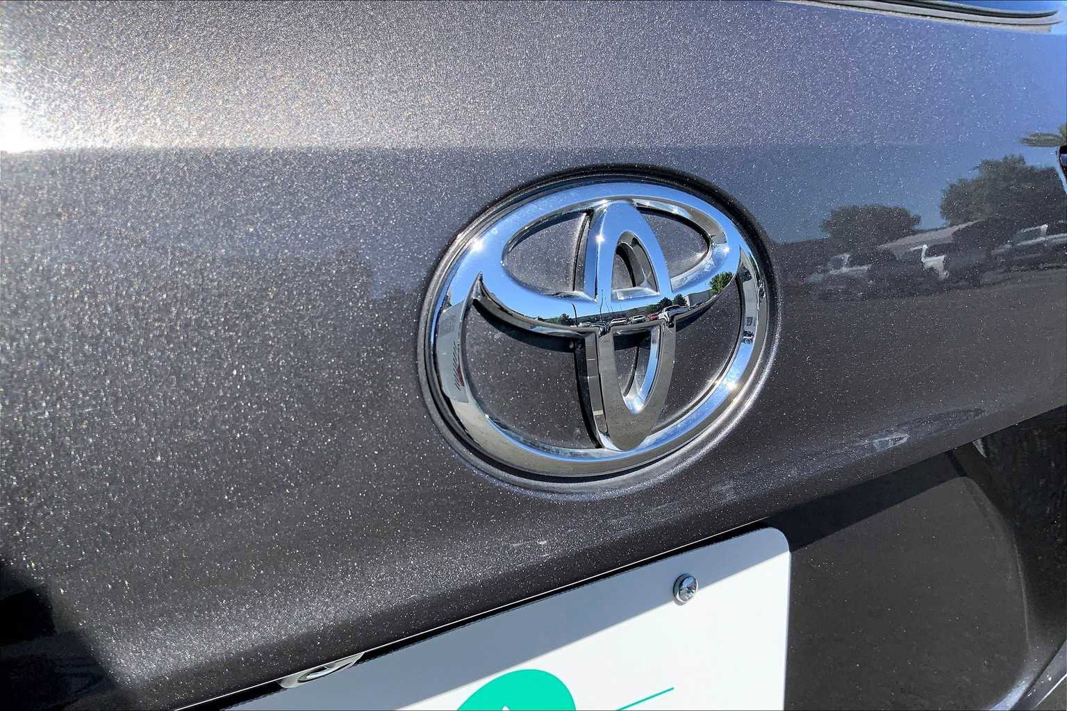 Certified 2023 Toyota Highlander XLE image 27