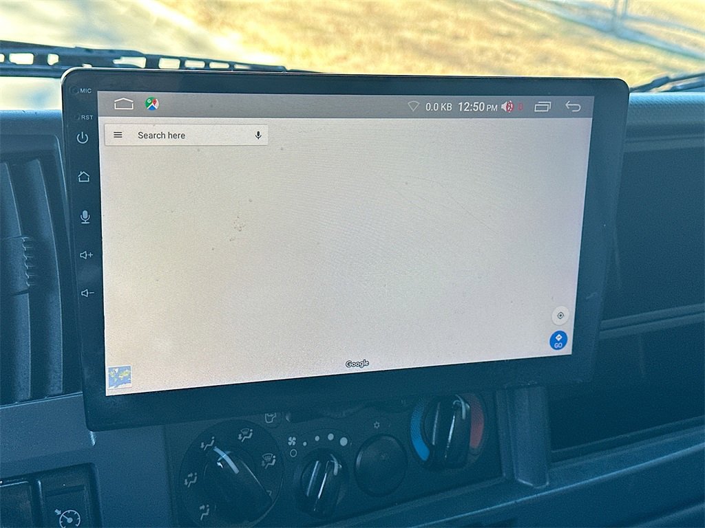 Used 2018 Isuzu NPR image 19