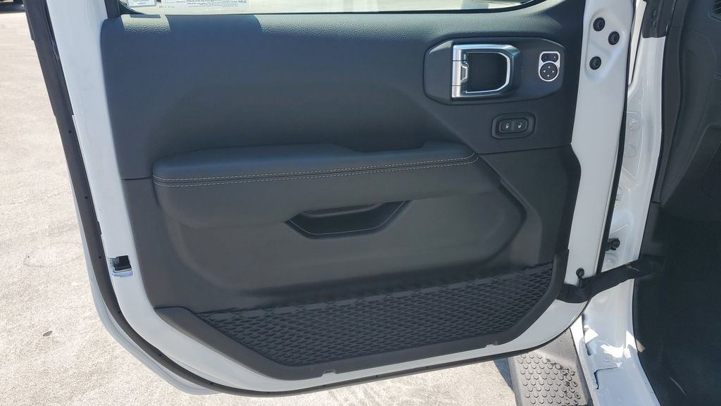 New 2025 Jeep Wrangler Sahara image 22