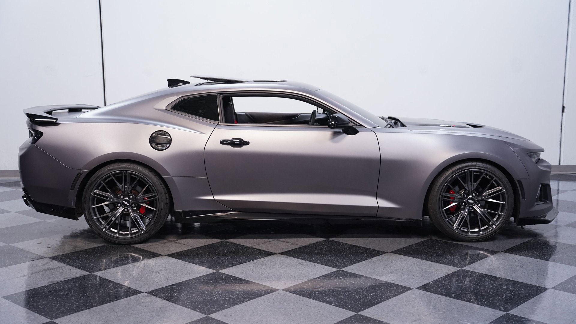 Used 2018 Chevrolet Camaro ZL1 RWD image 13