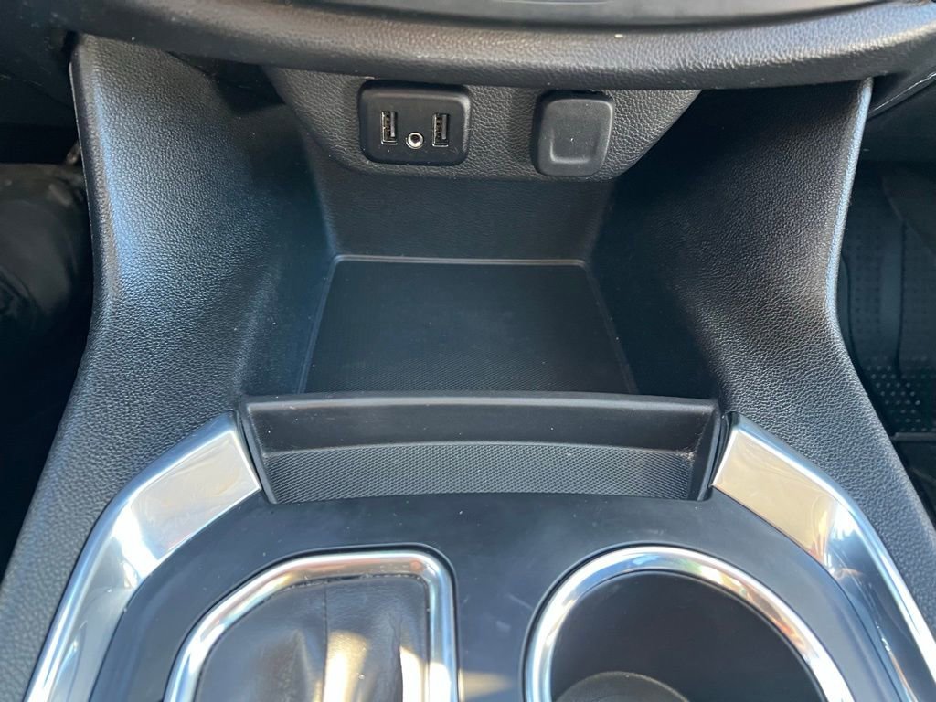 Used 2021 Chevrolet Traverse LT w/ LPO, Blackout Package image 34