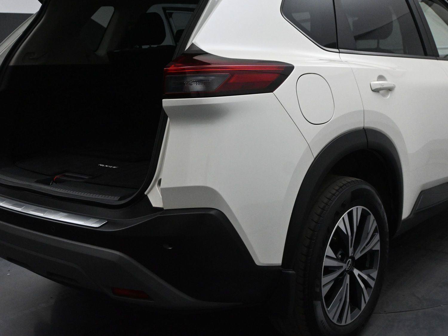 Used 2023 Nissan Rogue SV AWD/4WD image 14