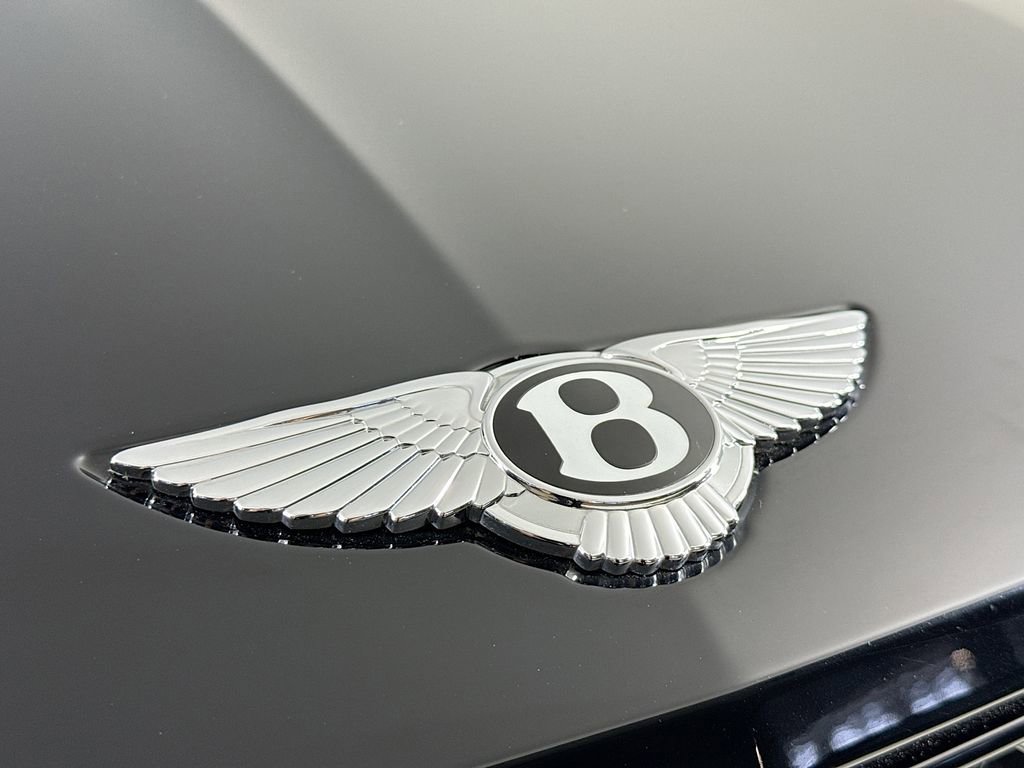 Used 2022 Bentley Bentayga AWD/4WD image 27